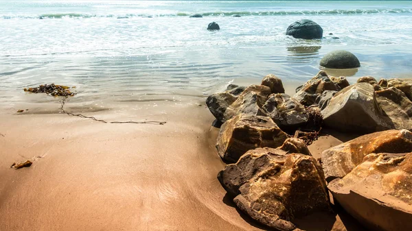 新西兰大圆海滩的巨石 — 图库照片