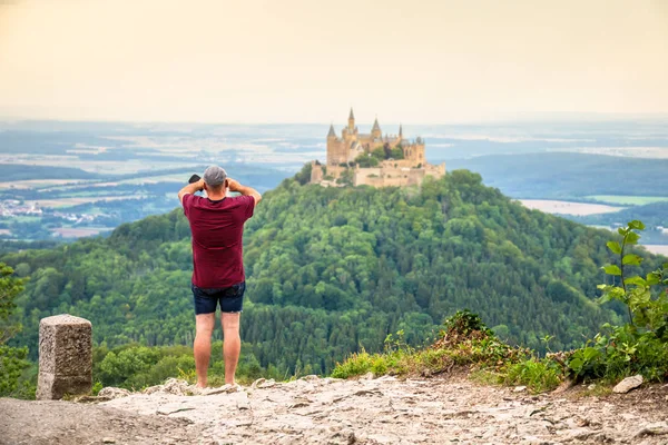 Tourist photographs Castle Hohenzollern — Stock Photo, Image