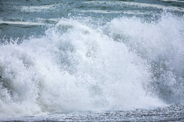 暴风雨般的海景背景 — 图库照片