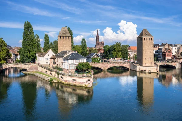 Strasburg dekoracje wieże wodne — Zdjęcie stockowe