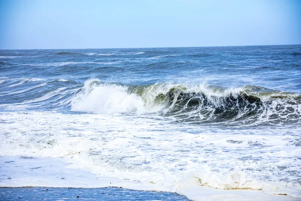 Stormachtige oceaan landschap achtergrond — Stockfoto