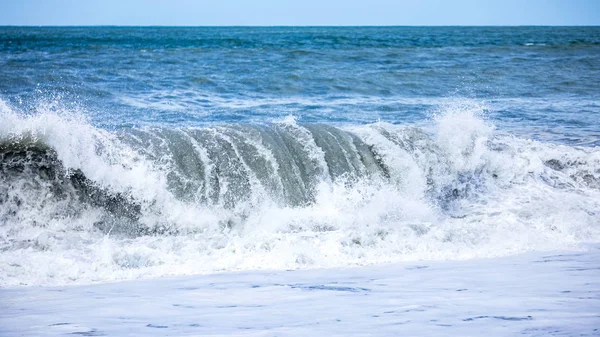 Stormachtige oceaan landschap achtergrond — Stockfoto