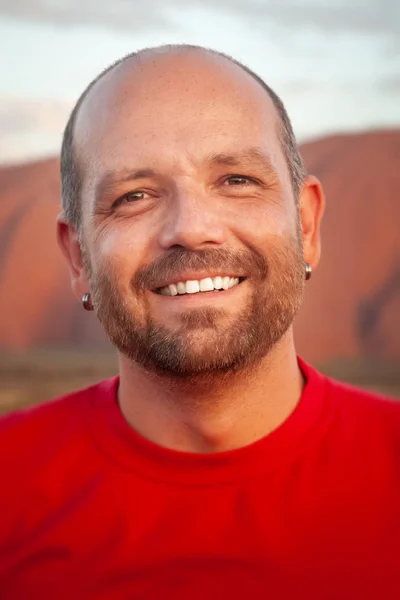 Bonito sorridente homem retrato — Fotografia de Stock