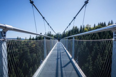 Bad Wildbad Güney Almanya 'da kablo köprüsü