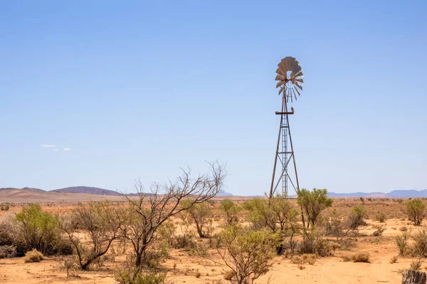 Образ Типичной Ветряной Мельницы Австралии — стоковое фото