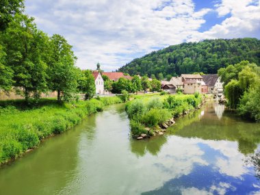 Rottenburg Almanya yakınlarındaki Neckar Nehri 'nin bir görüntüsü.