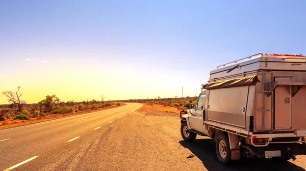 Una Imagen Viaje Por Carretera Fuera Australia Coche Carretera —  Fotos de Stock