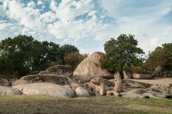 Beglik 口ひげ 先史時代の岩の聖域街プリモルスコ近くブルガリアの黒海沿岸に位置しています ストック写真