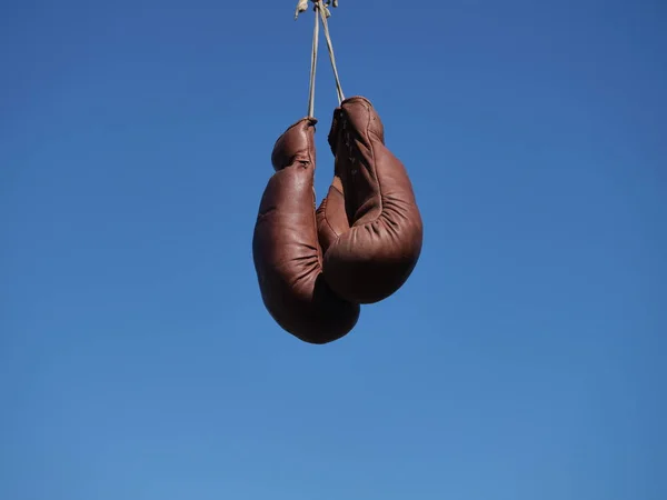 Vecchi guanti da boxe — Foto Stock