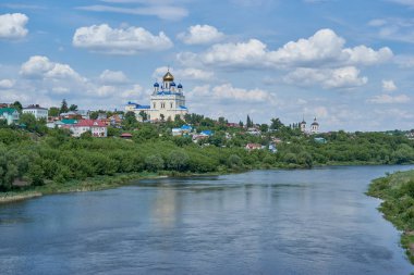 Yelets city, Rusya Ortodoks Katedrali yüksek Nehri'nin üzerinde duruyor. Yelets, Rusya Federasyonu, eski şehir tanınabilir görünümünü 