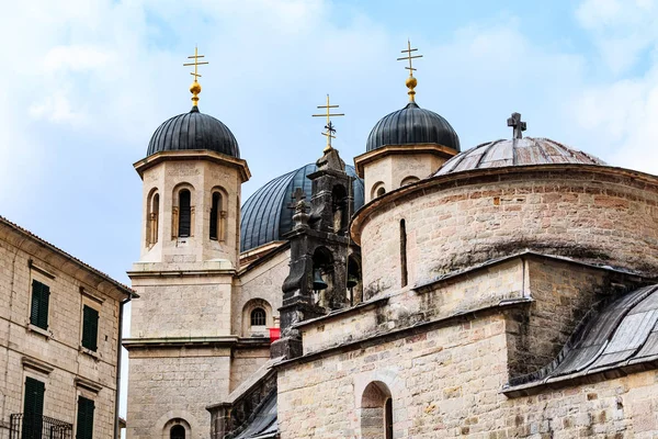 Ortodoxa kyrkan kupoler — Stockfoto