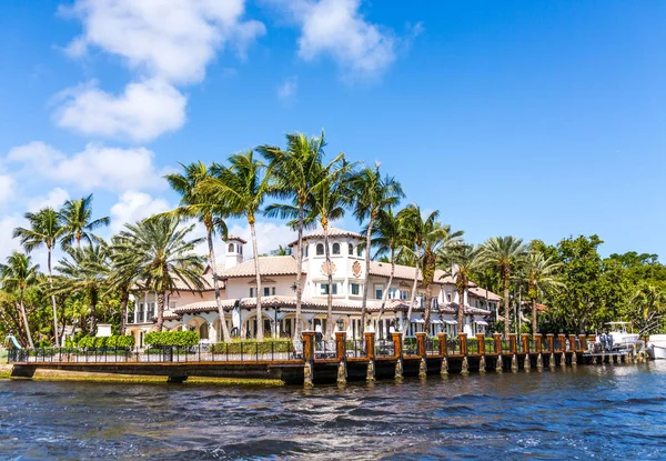 Large House in Fort Lauderdale — Stock Photo, Image