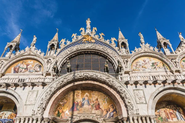 Bellissimi dettagli sulla Basilica di San Marco — Foto Stock