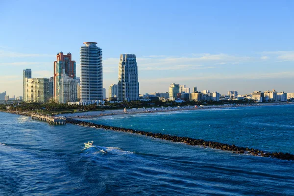 Miami Beach and Condos — Stock Photo, Image
