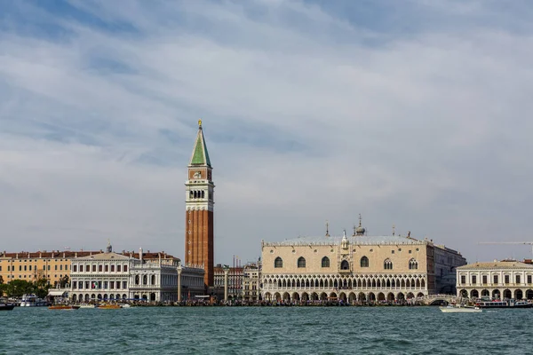 Saint doges Sarayı Meydanı işaretler