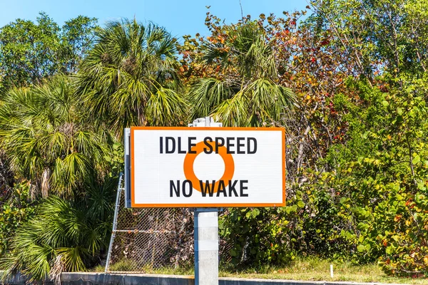 Idle Speed No Wake — Stock Photo, Image