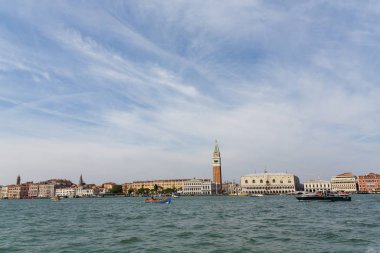 Saint Marks Meydanı kanal tarafından
