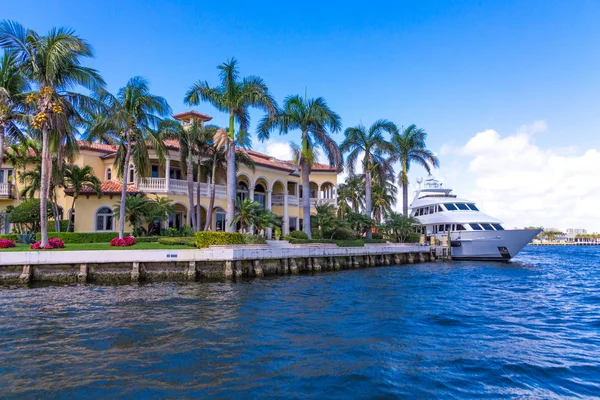 Grande maison à Fort Lauderdale — Photo