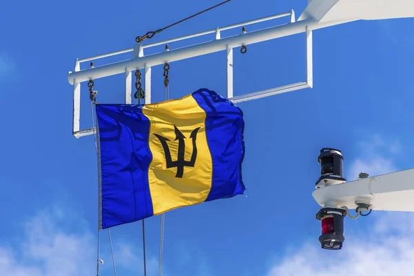 Bir gemide Barbados Bayrağı — Stok fotoğraf