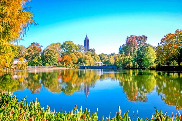 Lago Blue City en Park — Foto de Stock