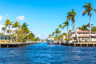 Kıyı Mansion adlı yat