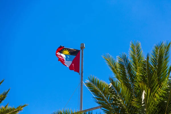 国旗的安提瓜 — 图库照片