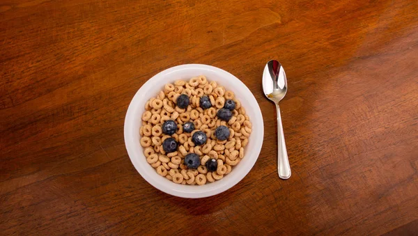 Cereal de avena con arándanos de arriba — Foto de Stock