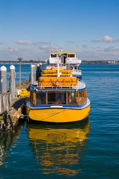 Amarillo Ferry en azul —  Fotos de Stock