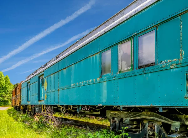 Viejo coche verde del tren —  Fotos de Stock
