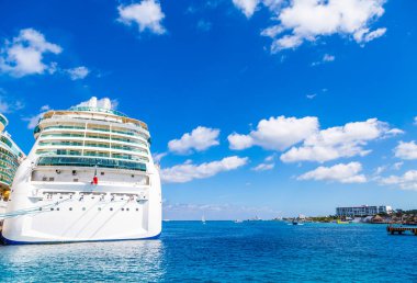 Cruise gemi Dock kopya alanı ile