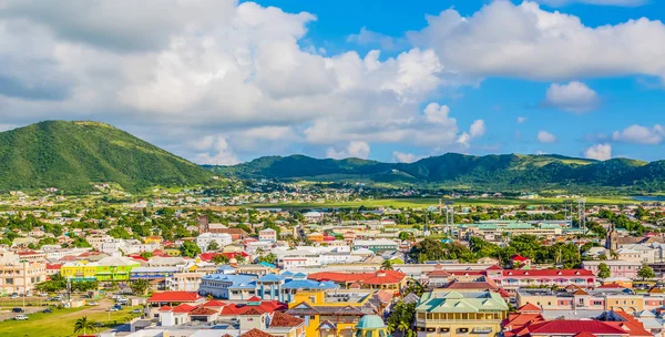 Färgglada St Kitts stad — Stockfoto