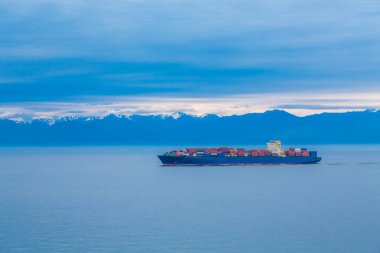 Mavi mavi yük gemisi