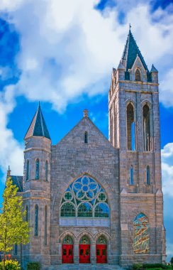 Kırmızı kapılı Presbiteryen Kilisesi