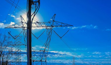 Güneş güç hatları