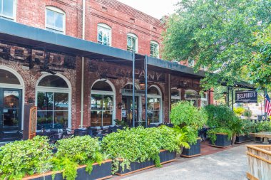 Patio adlı Belfords