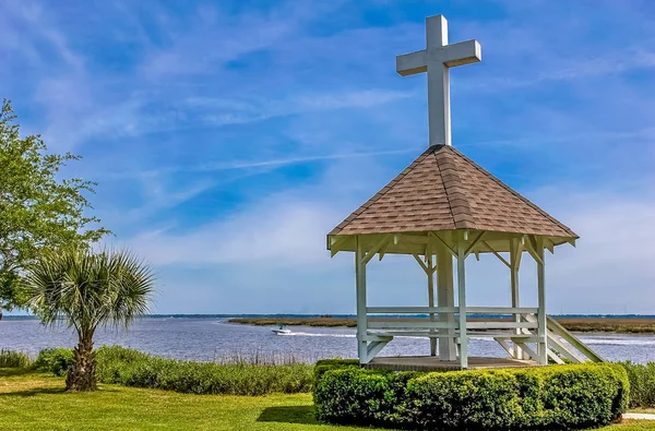 Igreja Gazebo na costa — Fotografia de Stock