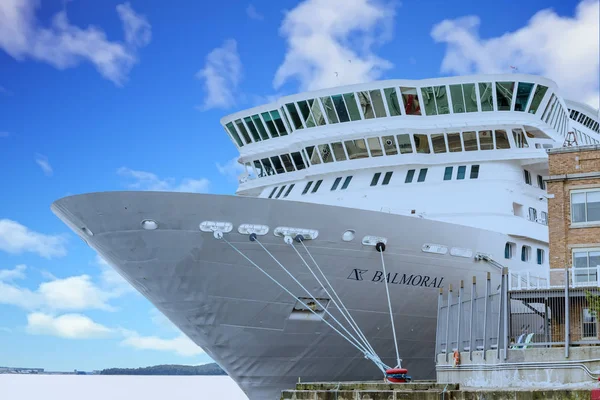 Das balmoralische Kreuzfahrtschiff — Stockfoto