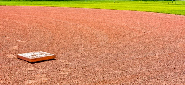 Pistas que redondean la tercera base — Foto de Stock