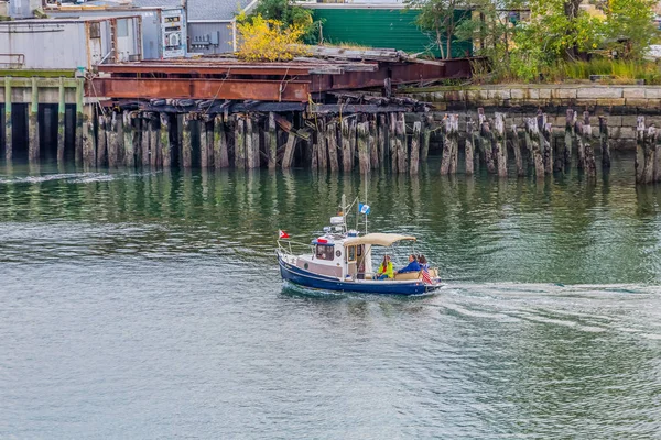 Kabin Cruiser için Dock başlığı — Stok fotoğraf