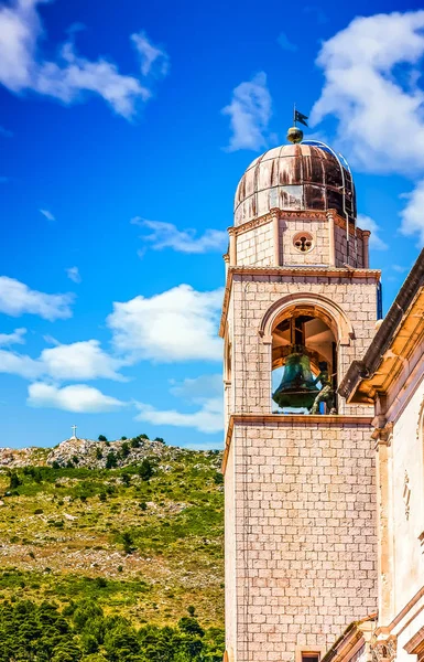 Dubrovnik Glockenturm von grünen Hügel — Stockfoto