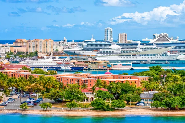 Many Luxury Cruise Ships in San Juan — Stock Photo, Image