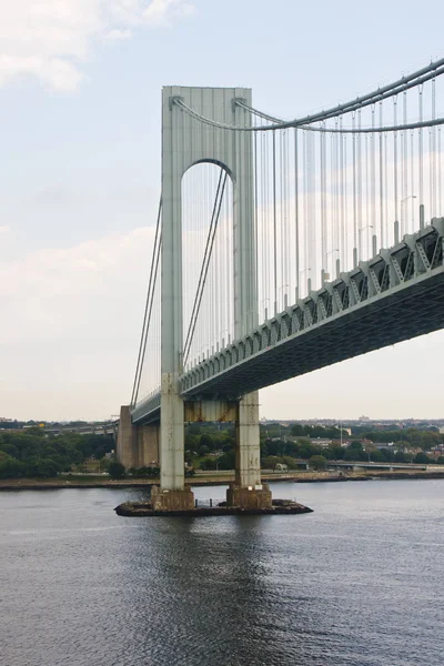 Hängebrücke über Kanal — Stockfoto