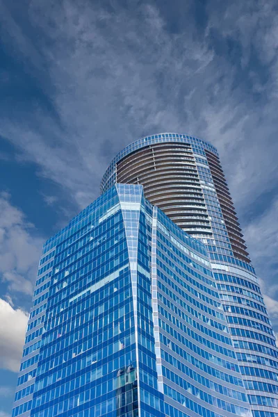 Modern Blue Office Towers and Blue Sky — Stock Photo, Image