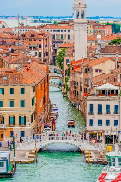 Bridge and Canal in Venice — Stock Photo, Image