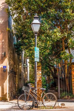 Siyah sokak lambası için Zincirli Bisiklet