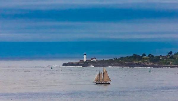 Żaglówka w Portland Head — Zdjęcie stockowe