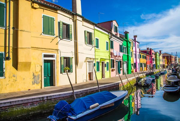 Boten in burano — Stockfoto