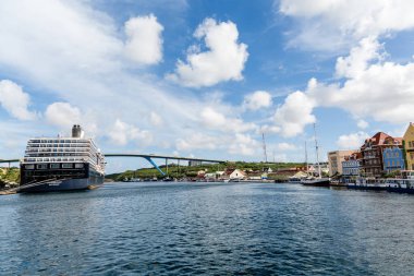 Curacao yolcu gemisi