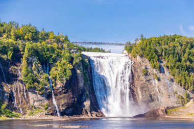 Montmorency Falls kayalık yüz