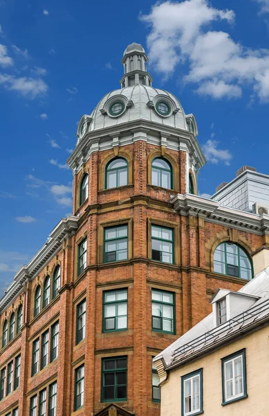 Old Brick Building with Domed Roof — Stock Photo, Image